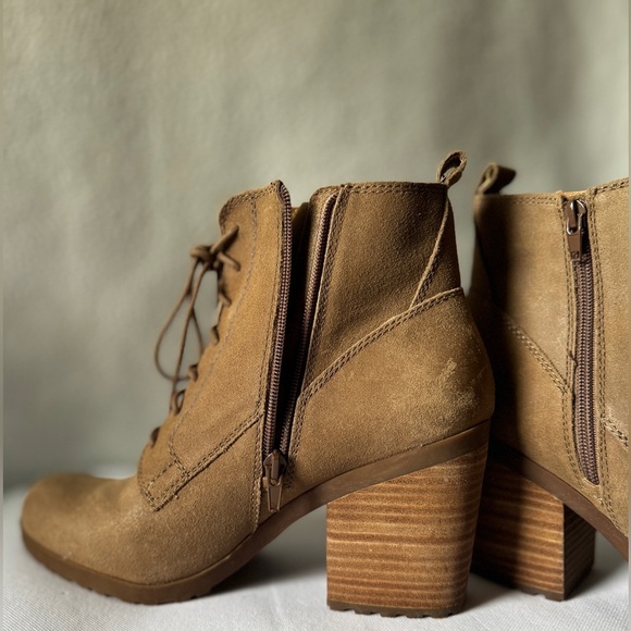 Lucky Brand Size 10 Women’s Leather Tan Heeled Booties. - Picture 7 of 16